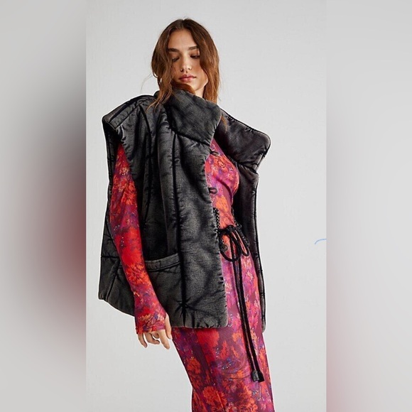 Free People Jackets & Blazers - Free People Roll With Us Puffer Vest NWOT